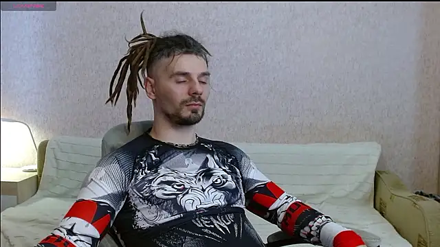 Aestheticguy101 online show from March 20, 12:31 pm