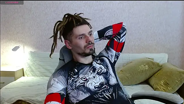 Aestheticguy101 online show from April 11, 5:16 pm