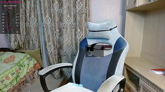 Aestheticguy101 online show from January 13, 6:06 am