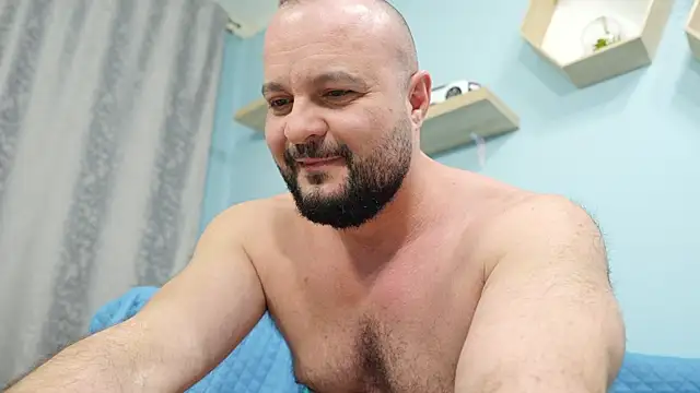 Snapshot of Muscle_Bear chatting on February 17, 4:48 pm Muscle Bear online show from February 17, 4:48 pm