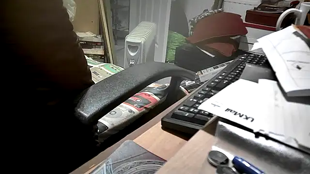 Snapshot of dirtyharry2022 chatting on December 12, 4:53 pm dirtyharry2022 online show from December 12, 4:53 pm