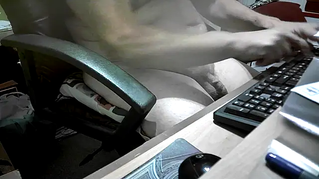 Snapshot of dirtyharry2022 chatting on December 16, 6:38 pm dirtyharry2022 online show from December 16, 6:38 pm