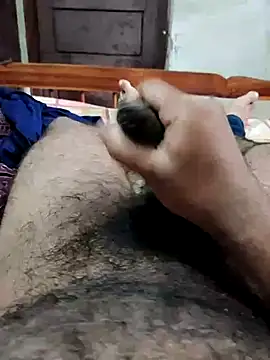 Snapshot of MalluBoyForGirls chatting on March 5, 4:24 am MalluBoyForGirls online show from March 5, 4:24 am