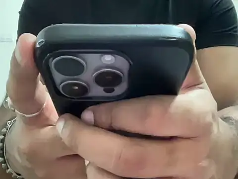 Snapshot of Greekartsguru chatting on October 12, 1:05 pm Greekartsguru online show from October 12, 1:05 pm