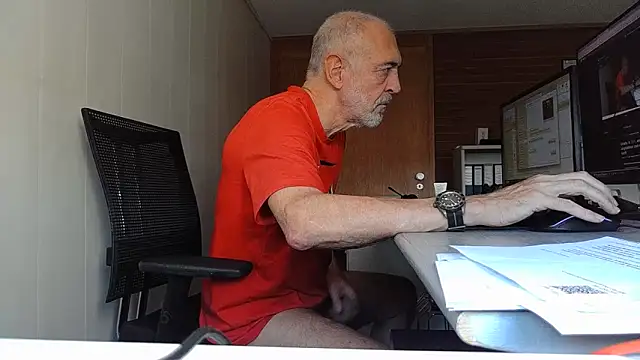 Snapshot of Herba_Mare chatting on October 24, 1:57 pm Herba Mare online show from October 24, 1:57 pm