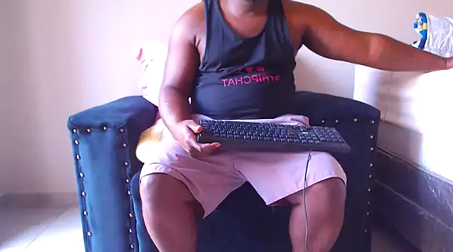 zuluboyxx online show from December 13, 5:16 am