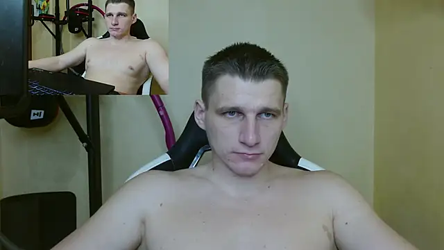 Snapshot of PoliglotJoe chatting on December 31, 12:32 am PoliglotJoe online show from December 31, 12:32 am
