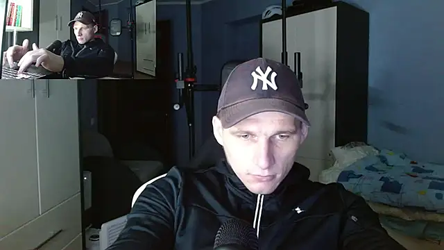 Snapshot of PoliglotJoe chatting on October 12, 3:28 pm PoliglotJoe online show from October 12, 3:28 pm