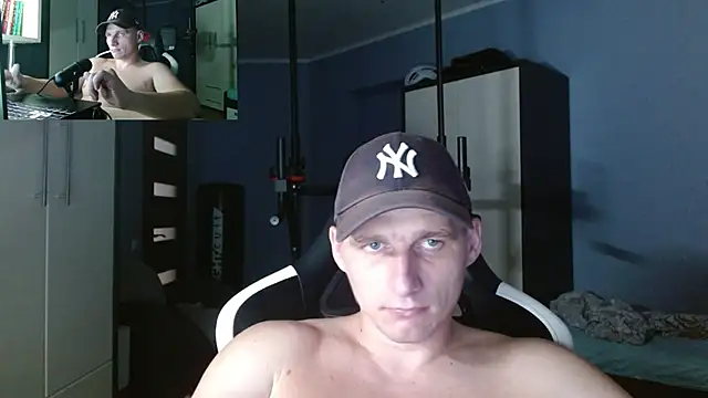 Snapshot of PoliglotJoe chatting on October 6, 8:24 pm PoliglotJoe online show from October 6, 8:24 pm