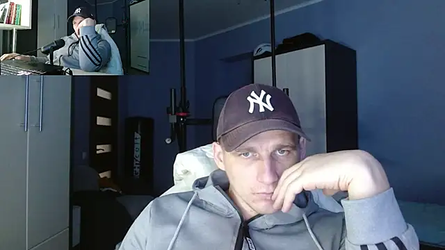 Snapshot of PoliglotJoe chatting on October 9, 2:11 pm PoliglotJoe online show from October 9, 2:11 pm
