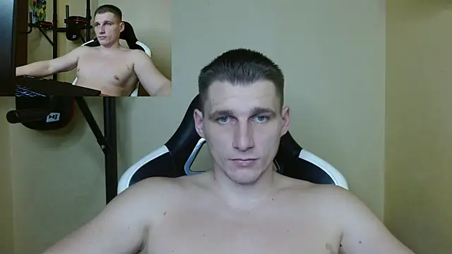Snapshot of PoliglotJoe chatting on December 26, 11:57 pm PoliglotJoe online show from December 26, 11:57 pm