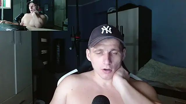 Snapshot of PoliglotJoe chatting on October 16, 2:19 am PoliglotJoe online show from October 16, 2:19 am