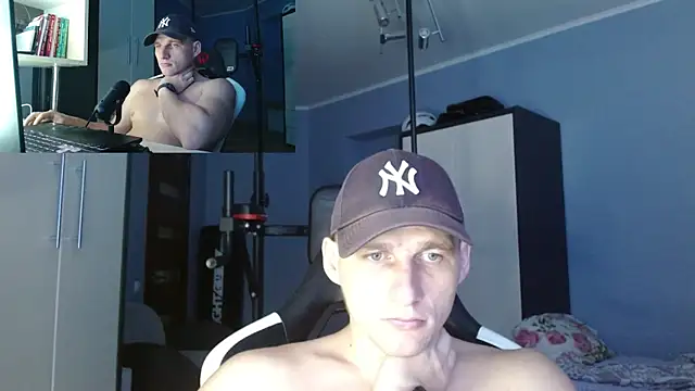 Snapshot of PoliglotJoe chatting on October 2, 9:46 am PoliglotJoe online show from October 2, 9:46 am