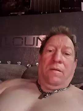 tomtom111111 online show from November 18, 2:10 pm