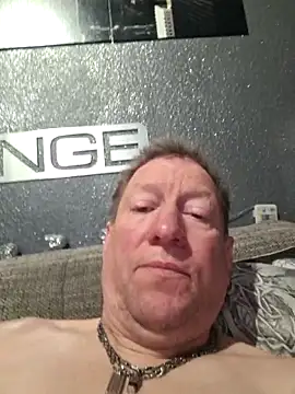 tomtom111111 online show from January 17, 4:37 am