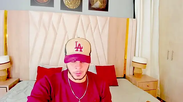 hottstuffx69 online show from November 2, 2:27 am