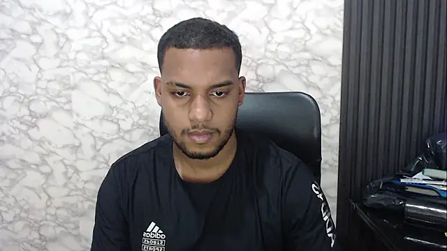 Snapshot of Sandro_xxx chatting on October 11, 2:10 pm Sandro xxx online show from October 11, 2:10 pm