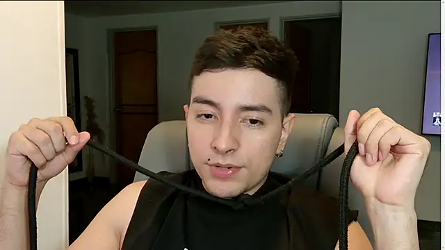 Snapshot of Jhoan_saenz chatting on October 1, 12:36 am Jhoan saenz online show from October 1, 12:36 am