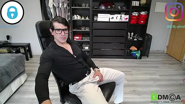 samricci21 online show from April 8, 1:09 pm