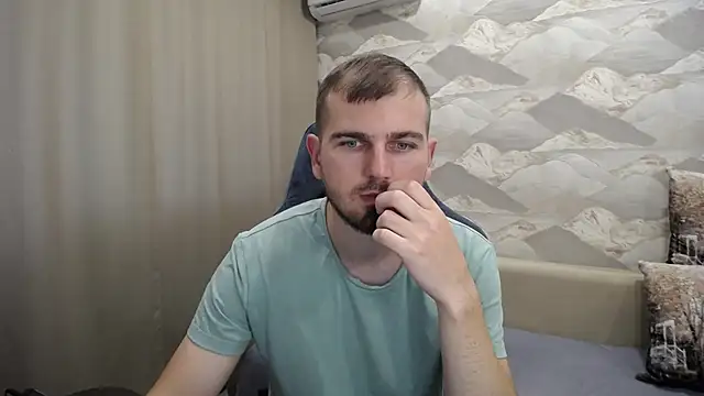 Snapshot of SerzhKorol1 chatting on September 15, 12:28 pm SerzhKorol1 online show from September 15, 12:28 pm