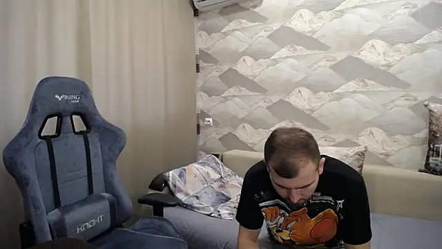 Snapshot of SerzhKorol1 chatting on September 23, 9:41 am SerzhKorol1 online show from September 23, 9:41 am