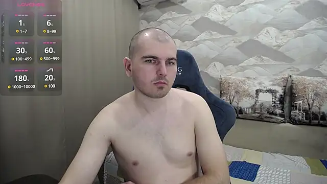 Snapshot of SerzhKorol1 chatting on March 15, 8:04 am SerzhKorol1 online show from March 15, 8:04 am