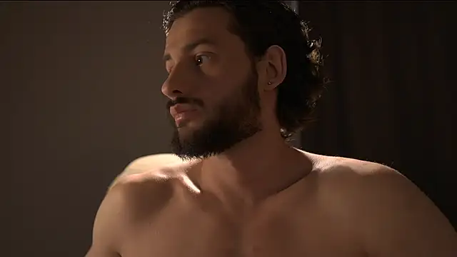 Keen   Luckystrike online show from April 11, 7:45 am