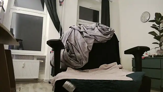 chubbysmallcockxh online show from March 28, 8:31 pm