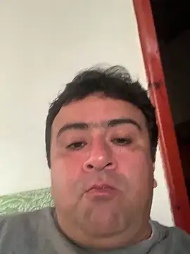 EmilianoGt online show from October 26, 10:45 pm