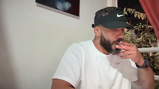 romeolovedark online show from October 9, 1:43 am