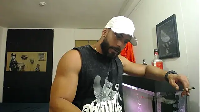 romeolovedark online show from January 3, 1:27 am