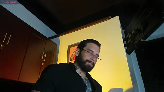 CamiloGray  online show from February 3, 2:11 pm