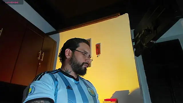 CamiloGray  online show from February 19, 2:46 pm