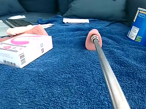 Snapshot of Simon-tem chatting on January 3, 1:47 pm Simon-tem online show from January 3, 1:47 pm