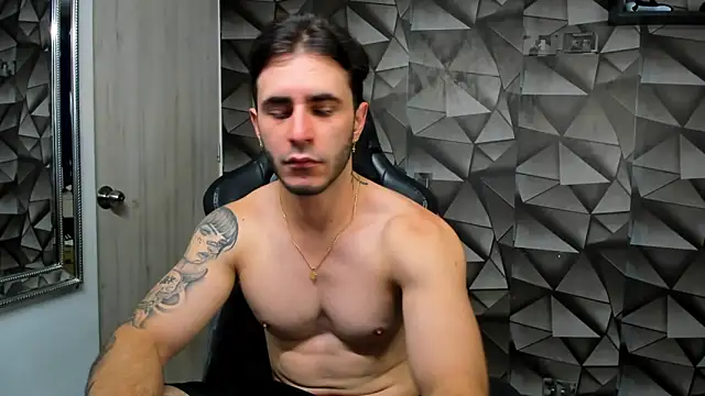 Latino stud4u online show from December 20, 1:02 am