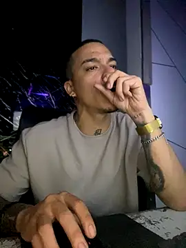 Snapshot of BestMasterForYou chatting on October 17, 5:44 am BestMasterForYou online show from October 17, 5:44 am