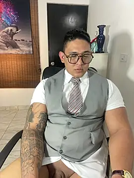 Snapshot of Colton_Massif chatting on March 18, 3:02 am Colton Massif online show from March 18, 3:02 am