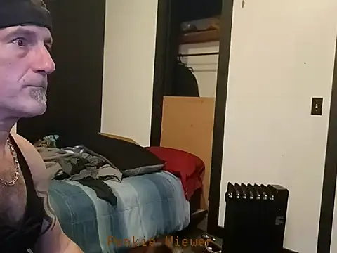 Punkie6669 online show from January 1, 8:24 am