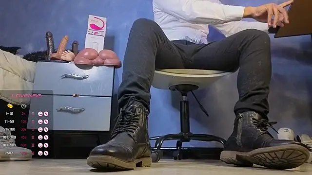 TomLover 12 online show from March 2, 12:32 am