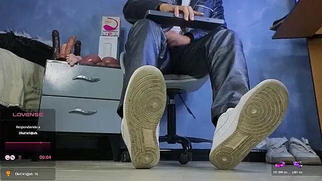 TomLover 12 online show from February 24, 2:18 pm