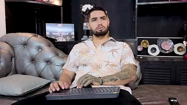 matteosantos online show from October 4, 11:48 am