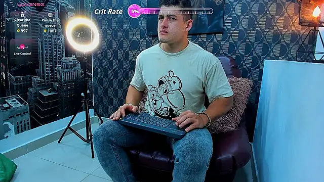 Leonsmoron online show from January 12, 1:20 am