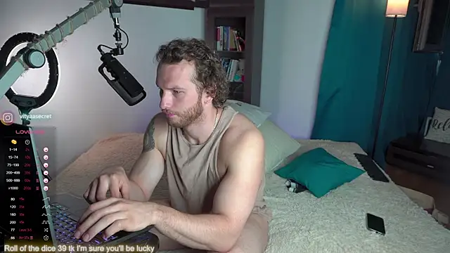 Snapshot of VIktorSecret chatting on September 12, 4:01 am VIktorSecret online show from September 12, 4:01 am