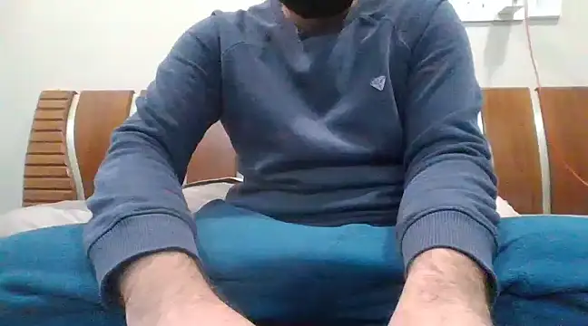 Snapshot of desicockandball chatting on January 4, 9:21 am desicockandball online show from January 4, 9:21 am