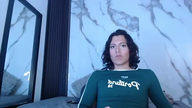 oliver  brown online show from April 17, 10:45 pm