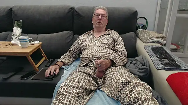 Nudelschwanz online show from March 2, 7:15 am