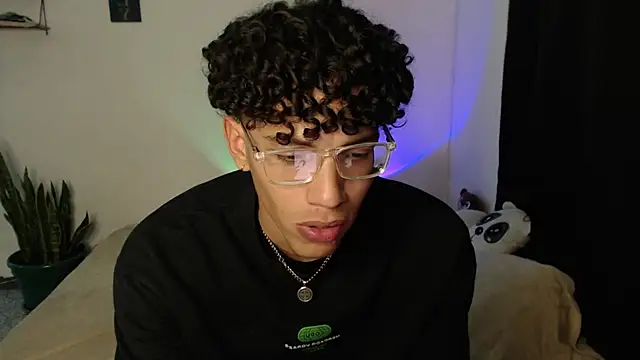 austinsantana online show from April 26, 3:37 am