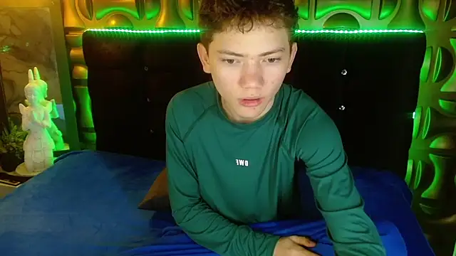 cruz dante online show from April 4, 7:11 pm