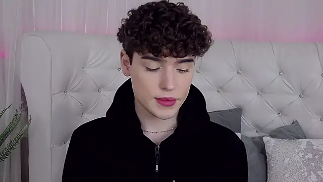 RobbyCharming online show from January 18, 4:36 am