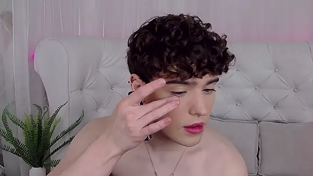 RobbyCharming online show from March 8, 4:49 am